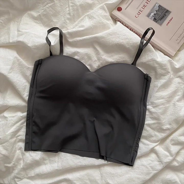 Dame enfarvet skåret camisole, hvid, bred halsudskæring, behageligt elastisk stof.