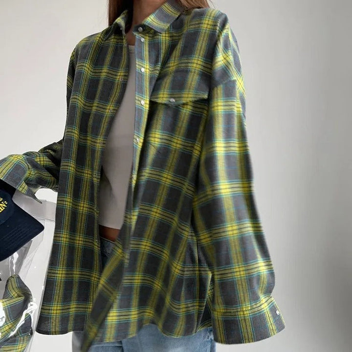 Dame oversized ternet langærmet skjorte, klassisk rød-hvidt ternet mønster, oversized og afslappet pasform