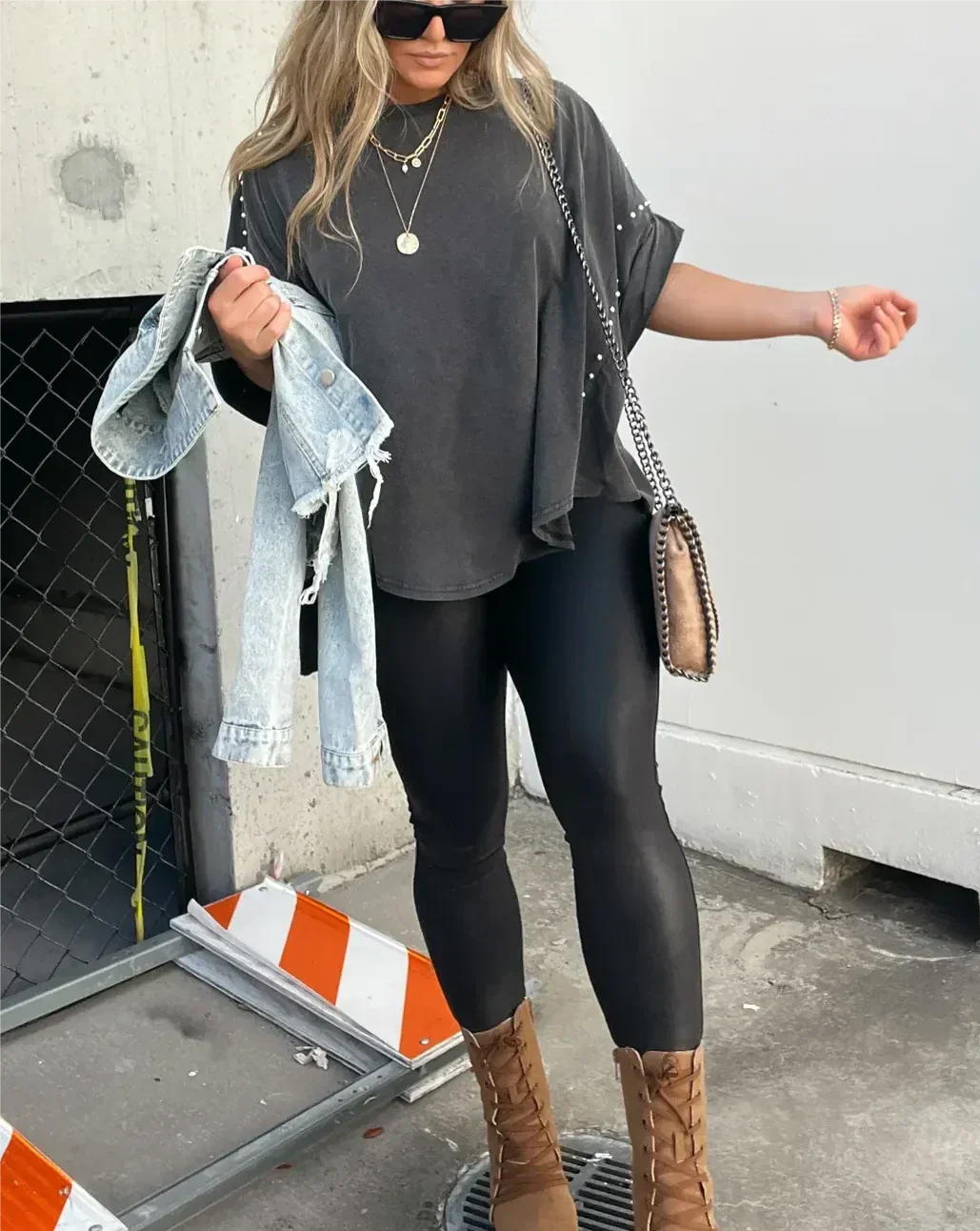 Dame oversized T-shirt, afslappet, behagelig, åndbar, flere farver, oversized pasform, hvid baggrund