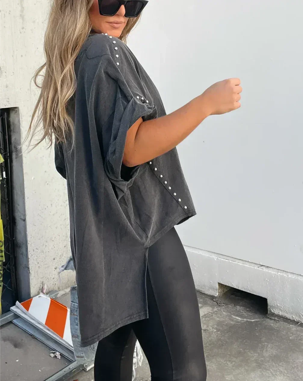 Dame oversized T-shirt, afslappet, behagelig, åndbar, flere farver, oversized pasform, hvid baggrund