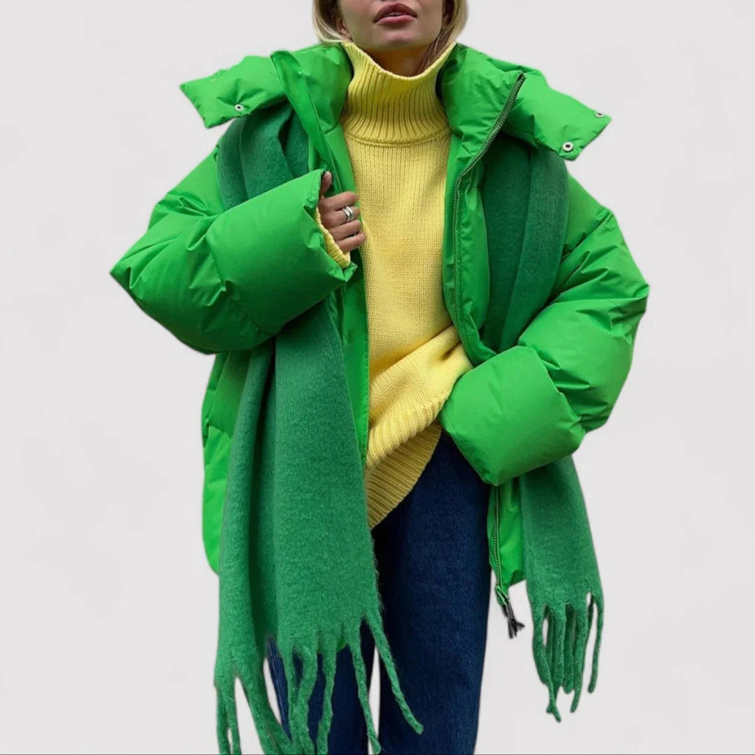 Dame oversized vinterjakke, moderne og trendy, sort jakke med tyk isolering og rummelige lommer.
