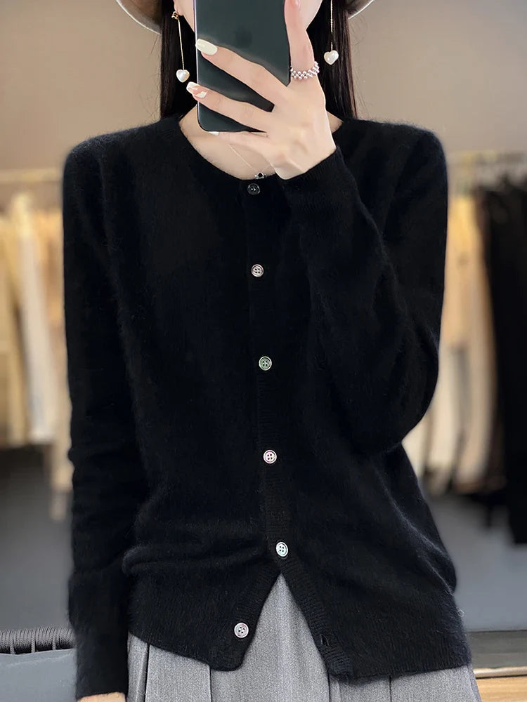 Blød dame vest med rund hals, klassisk design, flere farver, perfekt kombination af komfort og stil.