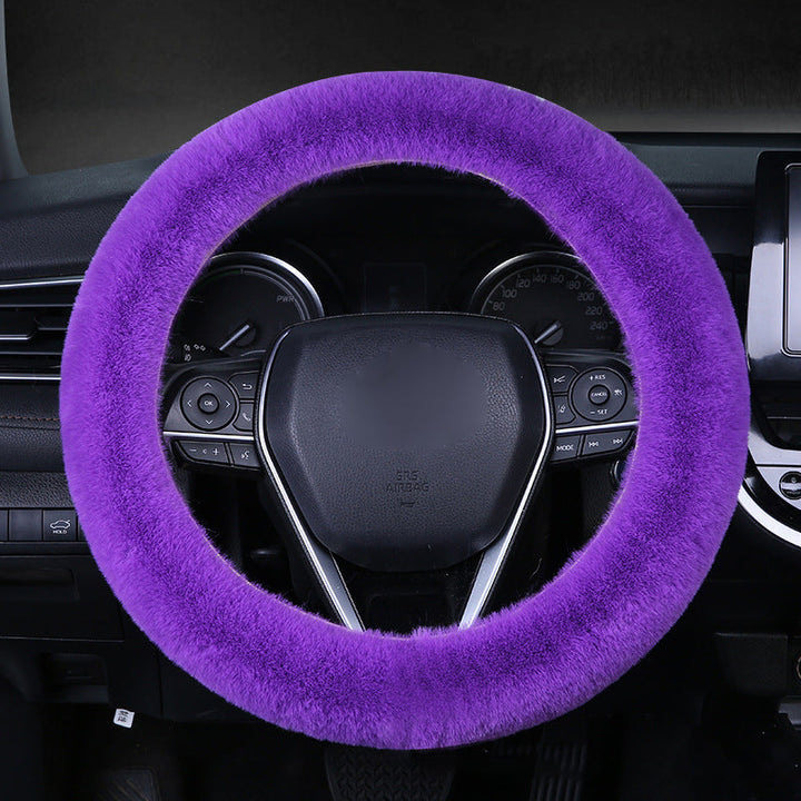 Universelt blødt pelse rat cover, tilføjer komfort og stil til bilen, fås i forskellige farver.