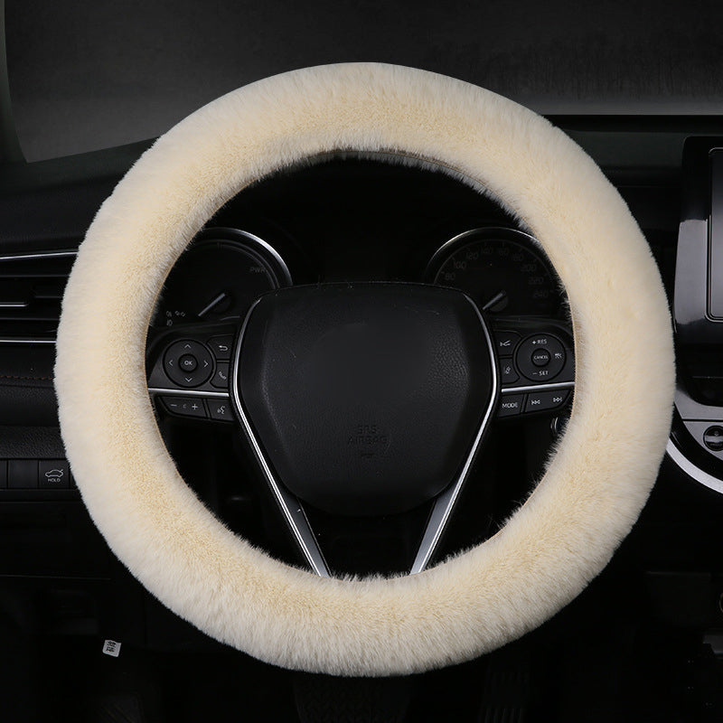 Universelt blødt pelse rat cover, tilføjer komfort og stil til bilen, fås i forskellige farver.