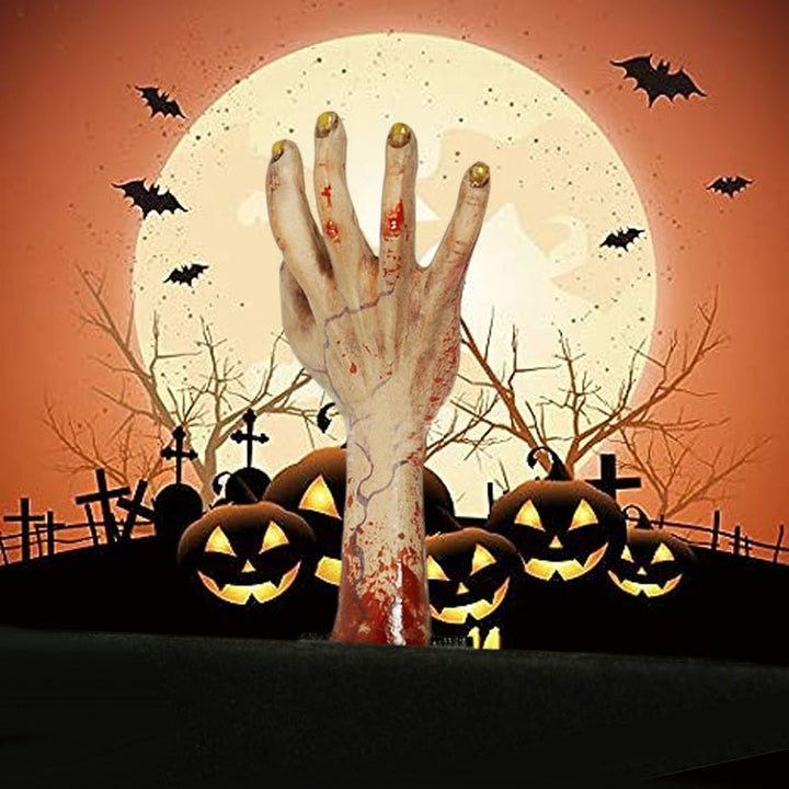Skræmmende Halloween hånddekoration af harpiks og træ, spøgelsesagtig figur tilføjer et uhyggeligt touch til bogreolen eller bordet.