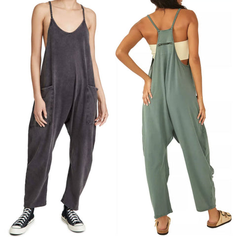 Afslappet dame jumpsuit i let stof, løs og stilfuld, med sidelommer og lynlås bagpå, til behagelige sommerdage.