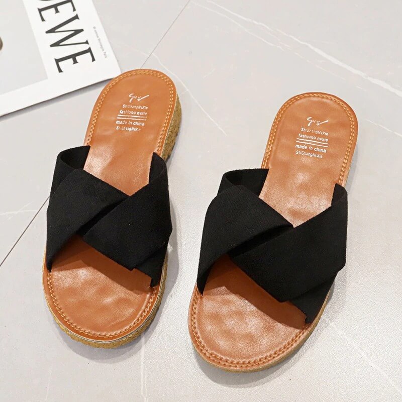 Ristiinsidottavat naisten kesä sandaalit, beige PU-materiaali, kestävä kumipohja, slip-on-malli rentoon tyyliin.