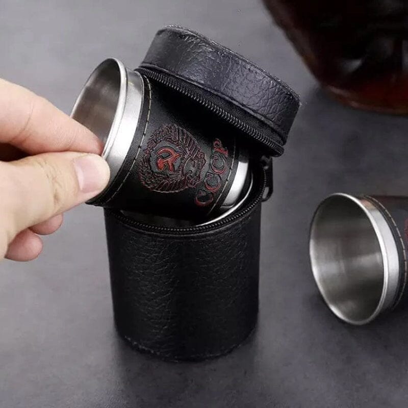 Rustfrit stål krus sæt, sølvbelagt overflade, elegant design, perfekt til fester eller picnics.