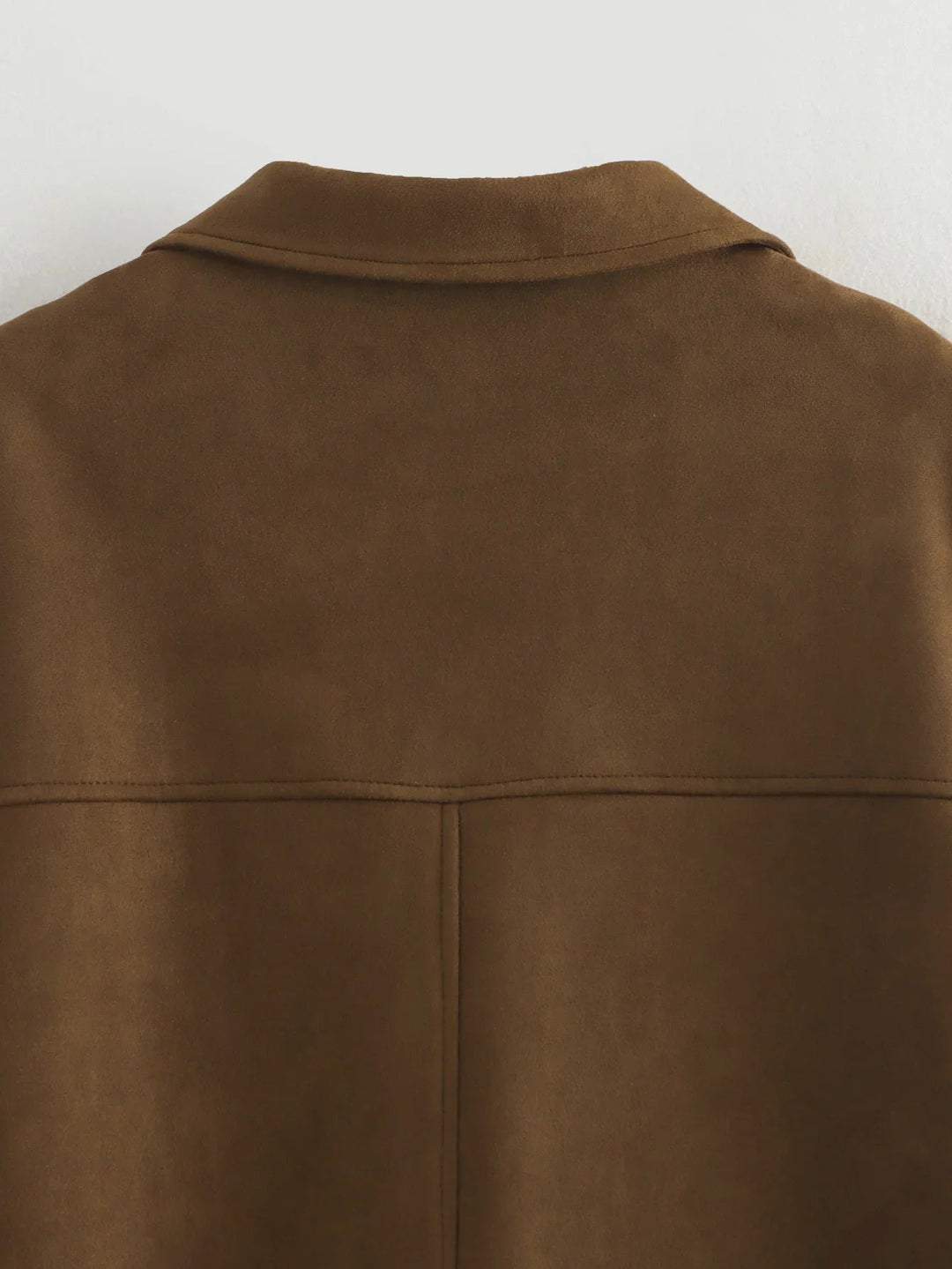 "Ruskea naisten cropped bleiseri pitkät hihat, klassinen leikkaus, ajaton muotoilu, moderni ja elegantti ilme."