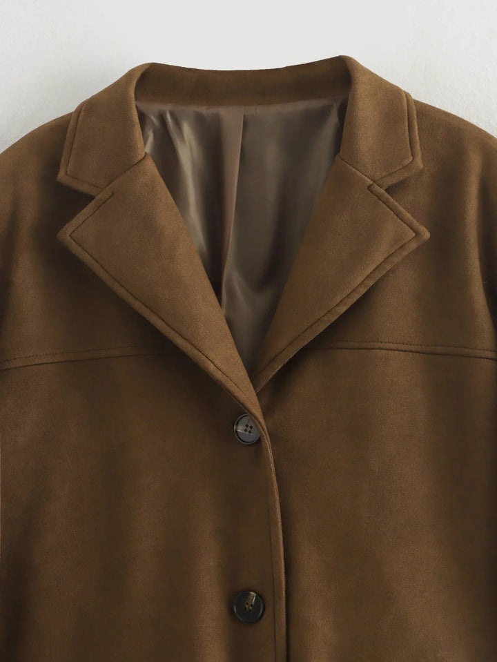 "Ruskea naisten cropped bleiseri pitkät hihat, klassinen leikkaus, ajaton muotoilu, moderni ja elegantti ilme."