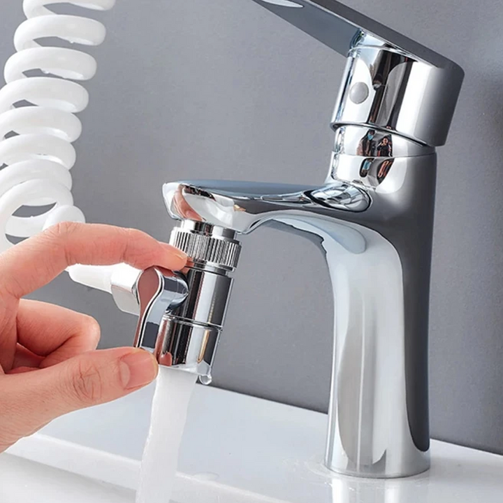 Justerbart armatursæt med sølv kromfinish, ergonomisk, moderne og rustfrit til badeværelset.