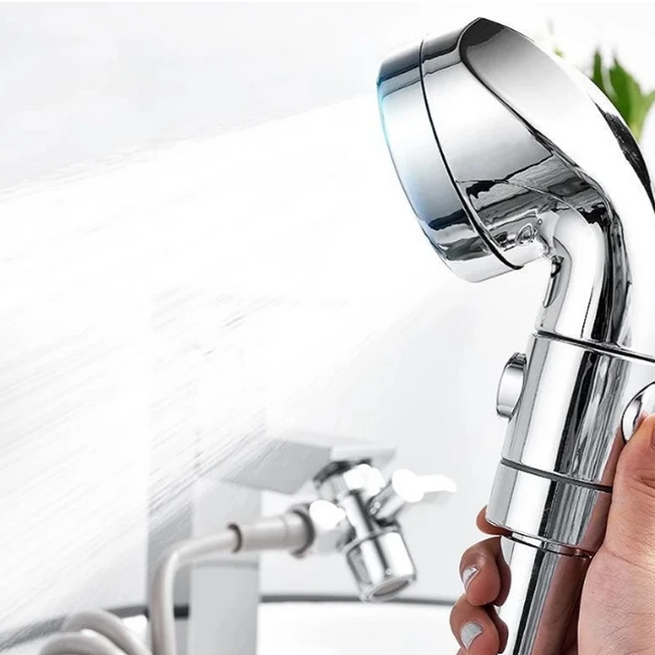 Justerbart armatursæt med sølv kromfinish, ergonomisk, moderne og rustfrit til badeværelset.