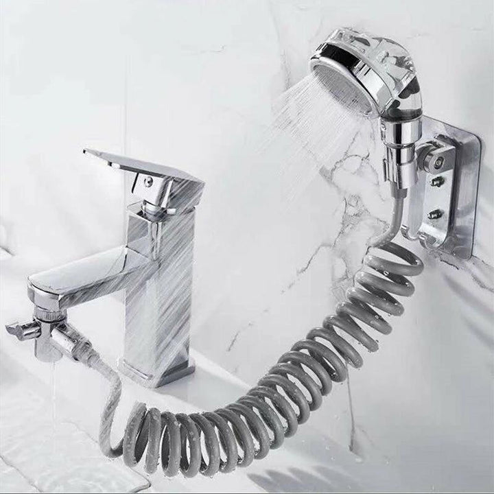 Justerbart armatursæt med sølv kromfinish, ergonomisk, moderne og rustfrit til badeværelset.