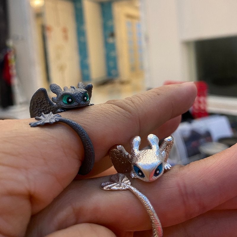 Justerbar drage ring sort eller sølv, unikt design, passer til alle fingre, dragesymboler.