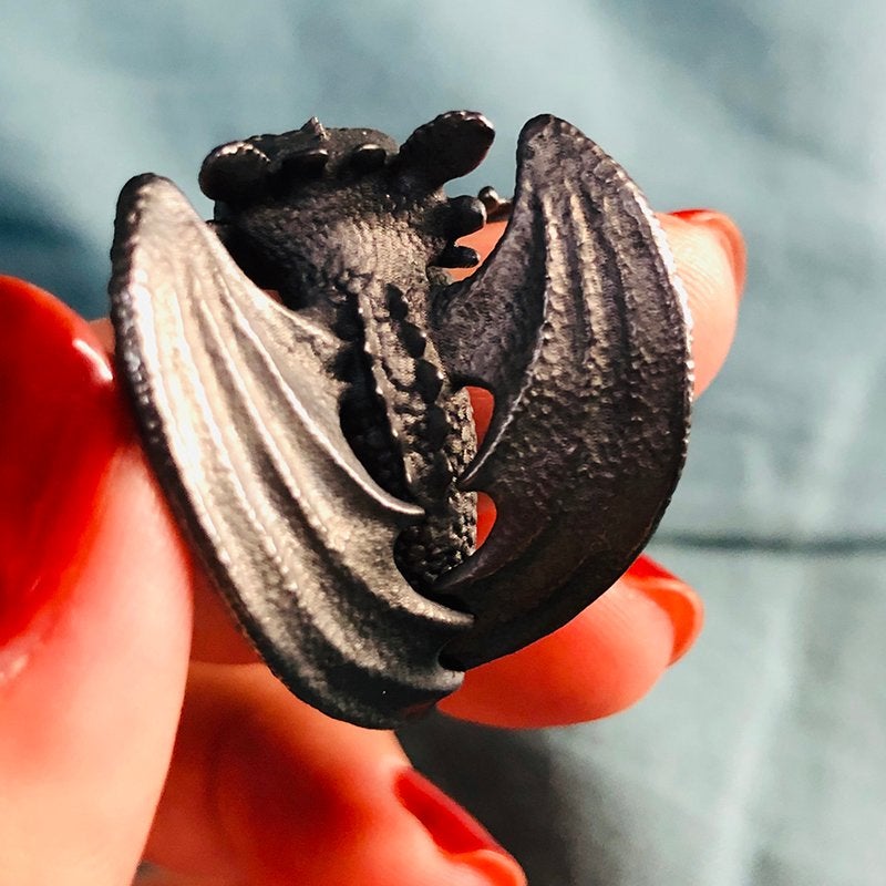 Justerbar drage ring sort eller sølv, unikt design, passer til alle fingre, dragesymboler.