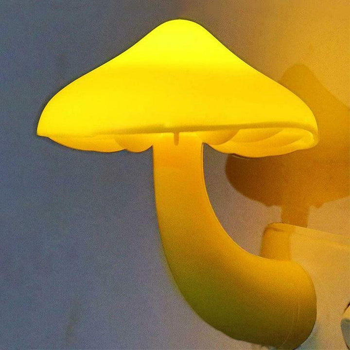 Sød gul svamp-natlampe, blødt LED-lys, stemningsfuld og energieffektiv dekoration til rummet.