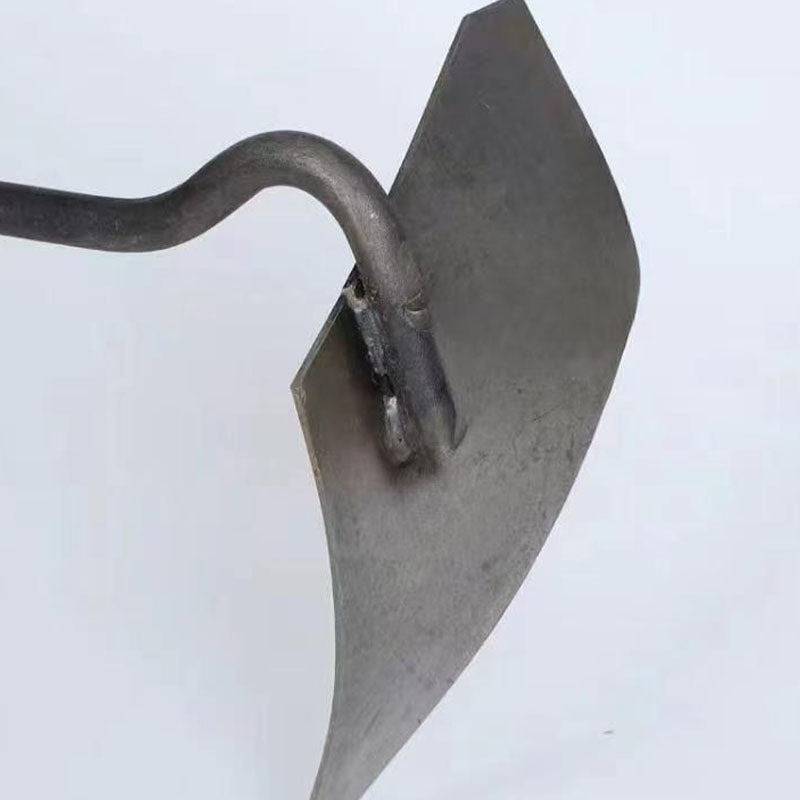 "Terävä mangaaniteräksinen kärkikirvespää puutarhatöihin, ergonominen muotoilu, kestävä maatyökalu."