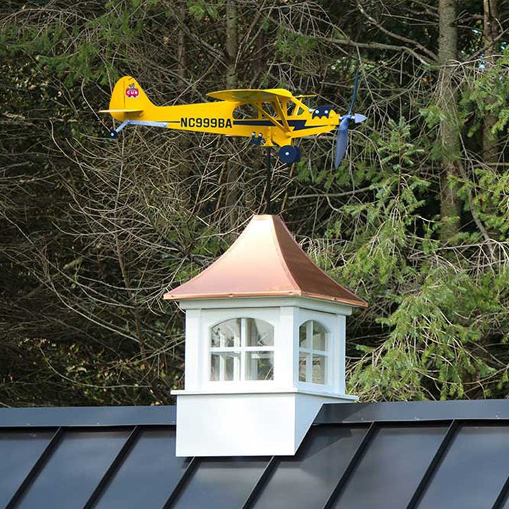 Fly tilbehør til havevindmølle i aluminium, der roterer i vinden.