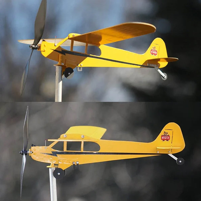 Fly tilbehør til havevindmølle i aluminium, der roterer i vinden.