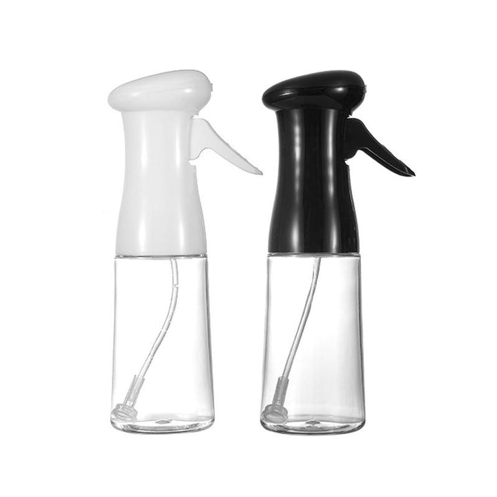Stilfuld gennemsigtig spray olie flaske til køkkenet, ventilatorformet sprøjte, PET-plastik, 200 ml kapacitet, sort-hvid.