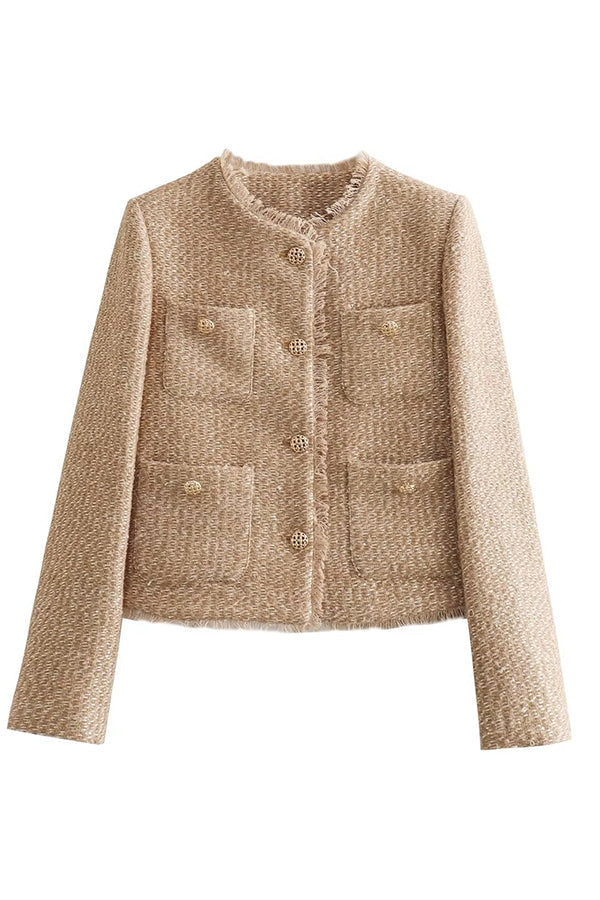 Stilfuld dame forårsjakke, beige farve, lette materialer og unikke frynsedetaljer til solrige dage.