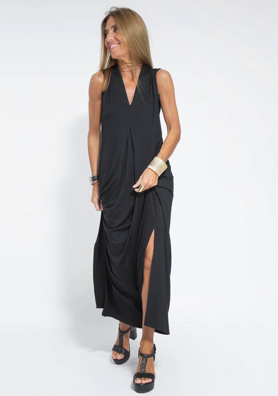 Stilfuld lang sommerkjole med vest, let og åndbar elegant snit, fås i flere farver.