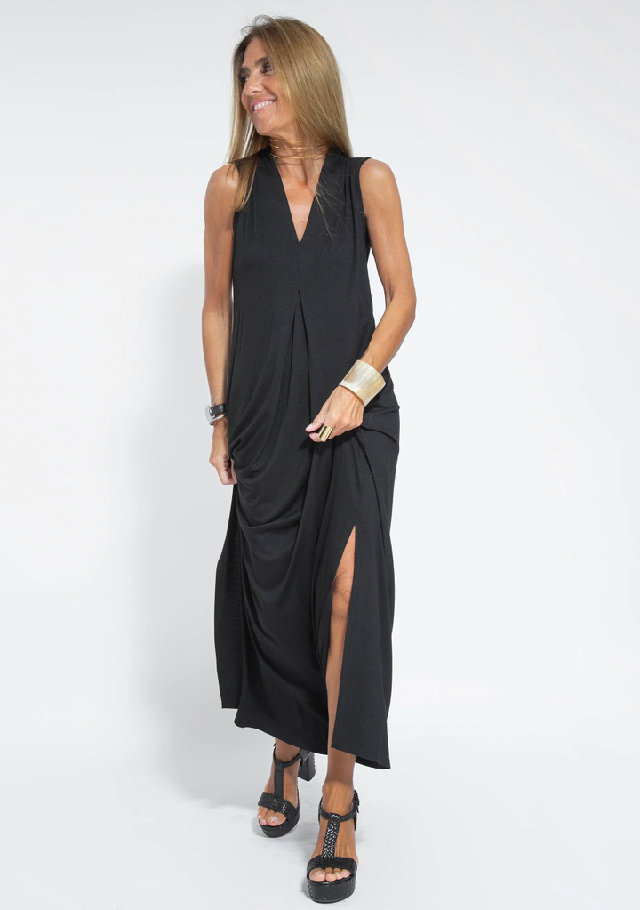Stilfuld lang sommerkjole med vest, let og åndbar elegant snit, fås i flere farver.