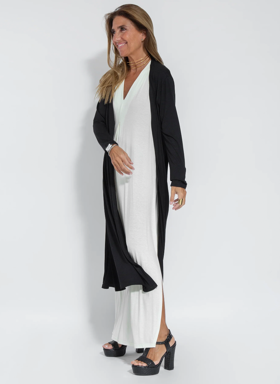 Stilfuld lang sommerkjole med vest, let og åndbar elegant snit, fås i flere farver.