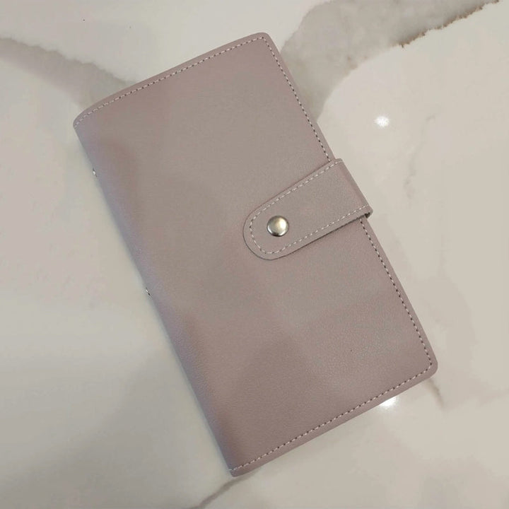 Unisex 96 kirjekuori säästöhaastekirja rahansäästöön, värikäs visuaali minttuvihreä, lila, vaaleanpunainen kirja.