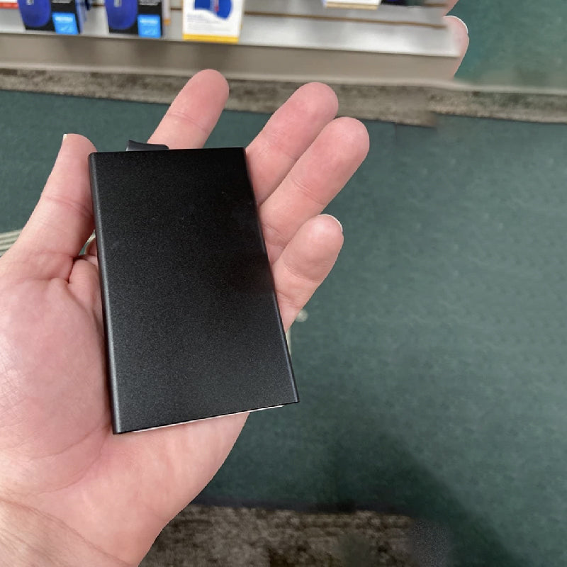 Unisex RFID aluminium kortpung i flere farver, minimalistisk design, nem at bære i lommen, stilfuld og sikker