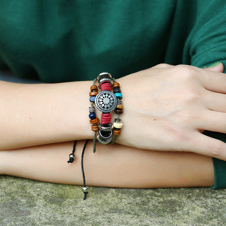 Unisex vintage læderarmbånd, justerbart, sort læder, antikke sølvdetaljer, retrostil, unisex tilbehør.