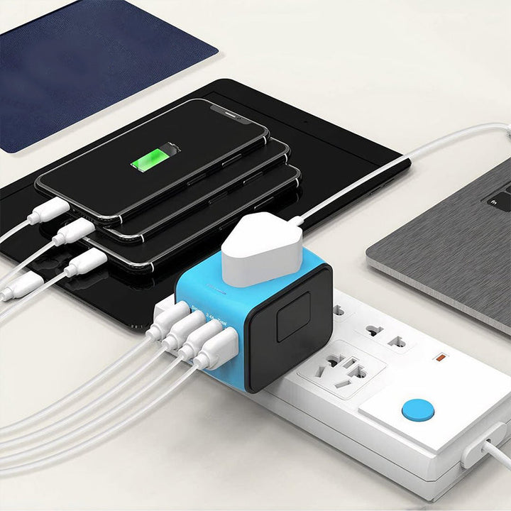 "Universaali matkapistokeadapteri 4 USB-portilla, musta, tukee US, UK, EU, AU pistokkeita, kompakti ja kannettava, elektronii