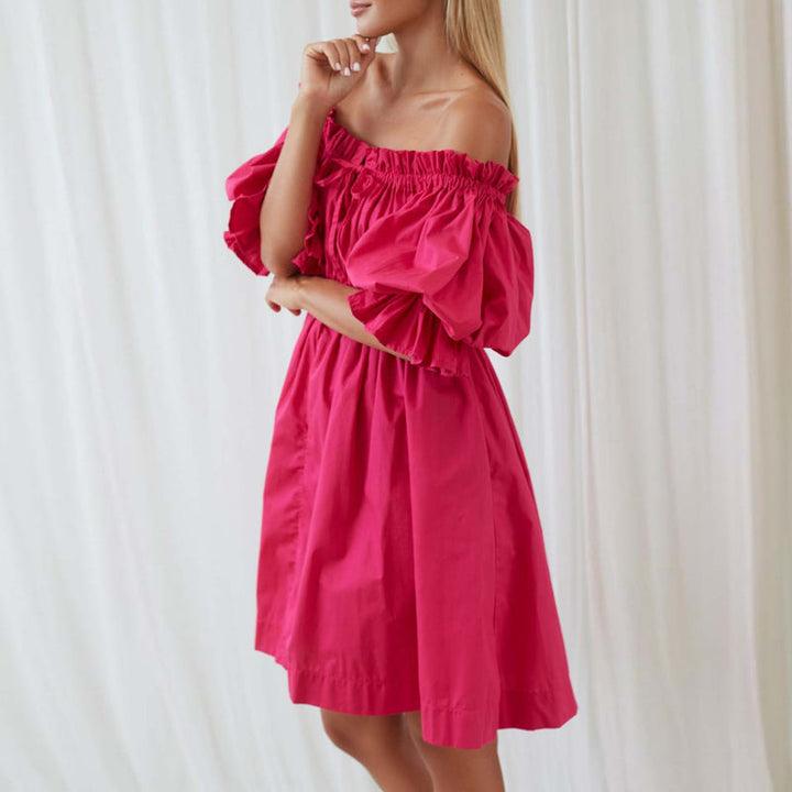 Lyserød dame legesyg mini kjole, off-shoulder design, pufærmer, elastisk talje, sommerkjole.