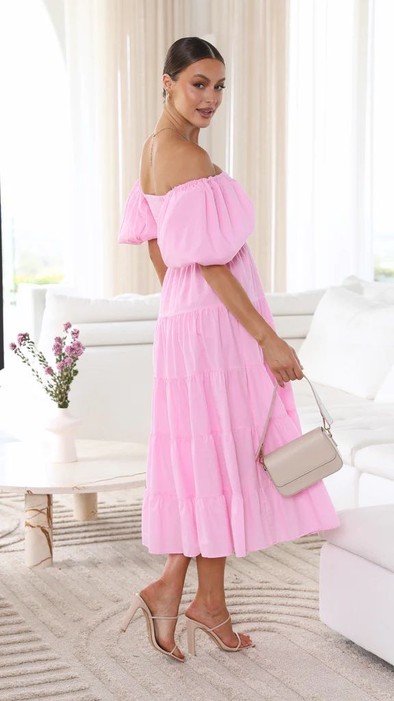 Damekjole off-shoulder midi med flæser, lyserød, feminin pasform, perfekt til fester eller aftener, fremhæver linjer