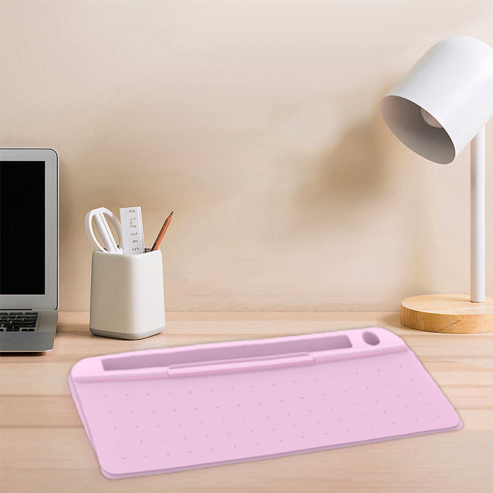 Pink tavle organiser til skrivebord, slankt design, indbygget opbevaring og penne inkluderet.