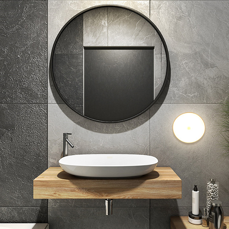 Hvid LED smart sensorlampe, elegant design, varmt lys, USB-opladelig, alsidig montering.