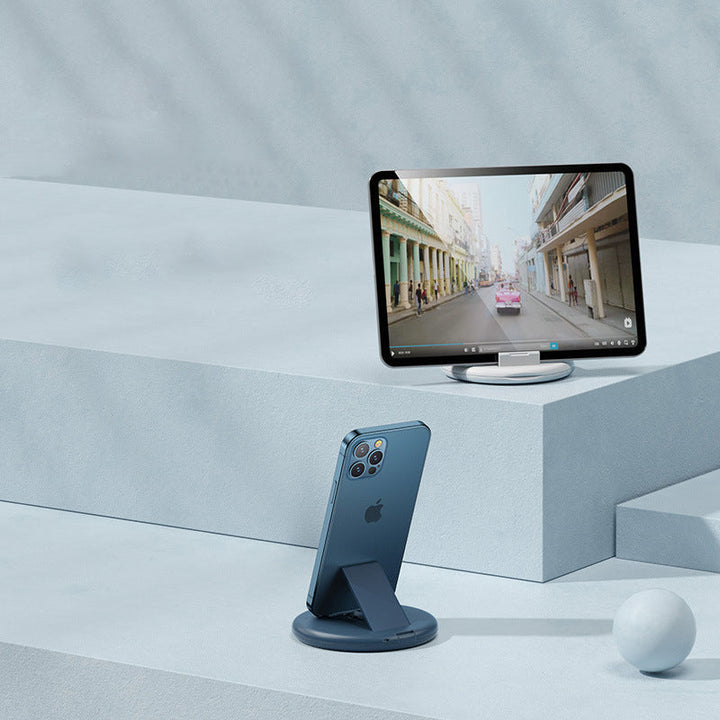Kompakt hvid mini gadget opbevaringsboks med SIM-port, kabler og foldbar holder, ideel til rejser.