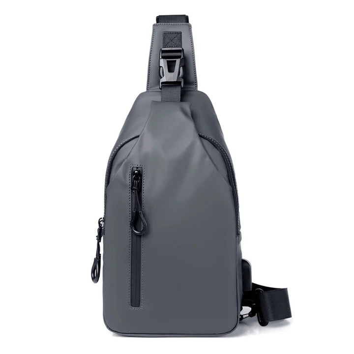 Vandtæt unisex brysttaske med USB-port, sort, blå, grå, justerbar rem, flere lommer, stilfuldt design.