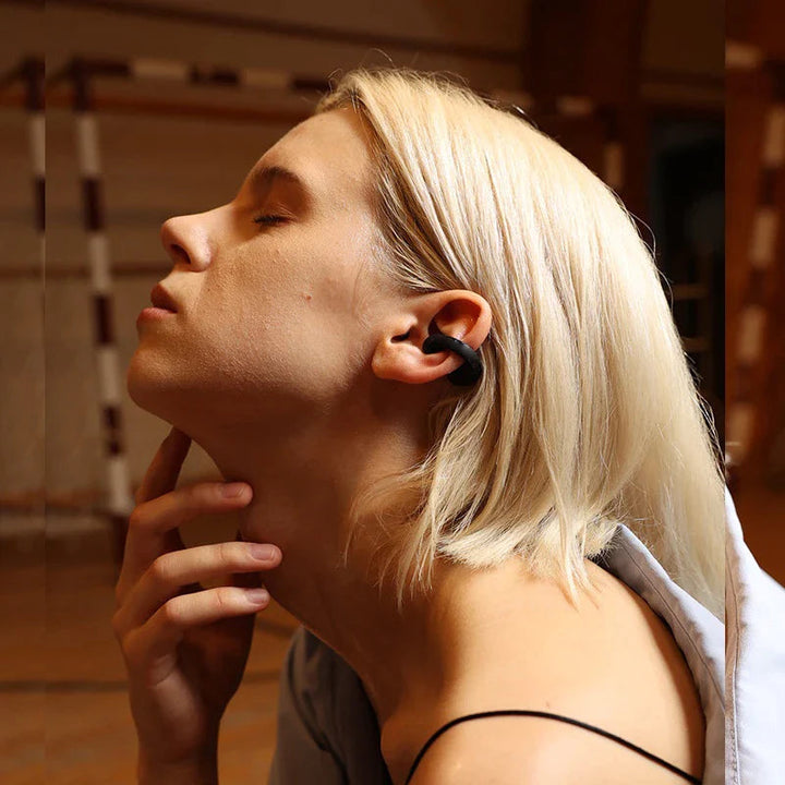 Vedenpitävät mustat luujohtotekniikka Bluetooth-kuulokkeet. Langattomat, tyylikkäät, mukautuvat, IP68-suojatut kuulokkeet.