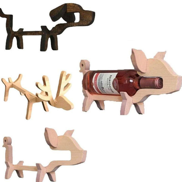 Vinholder med dyreform: gris, hund, hjort. Legesyg trædesign viser vine elegant og praktisk.