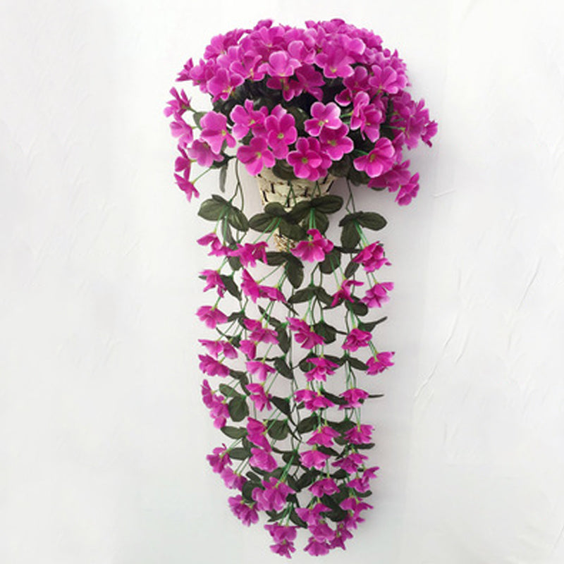 Violet hængende kunstig blomsterdekoration, fortryllende klynge, naturligt udseende, velegnet til hjemmet og begivenheder.