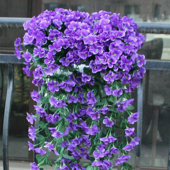 Violet hængende kunstig blomsterdekoration, fortryllende klynge, naturligt udseende, velegnet til hjemmet og begivenheder.