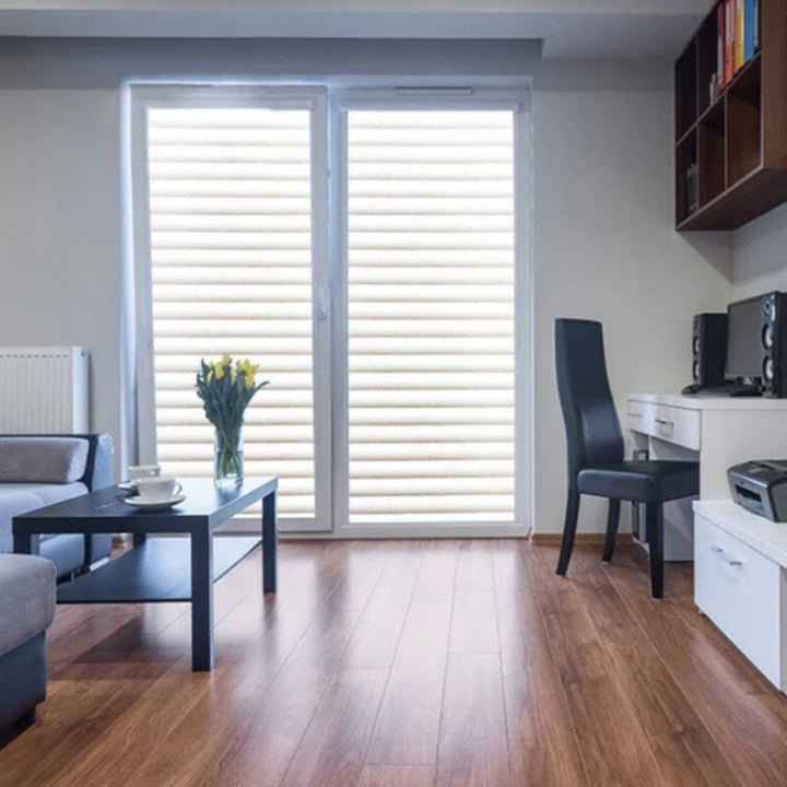 Ensrettet vinduesfilm, mat tekstur, moderne stil, anti-UV-beskyttelse, boligindretning, lysende udseende.