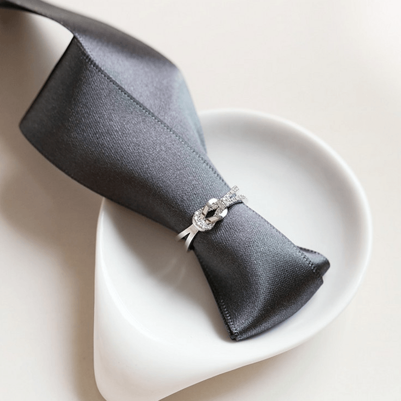 Venskabsring, klassisk design, sølv, rosaguld og guld nuancer, kobbermateriale, justerbar størrelse.