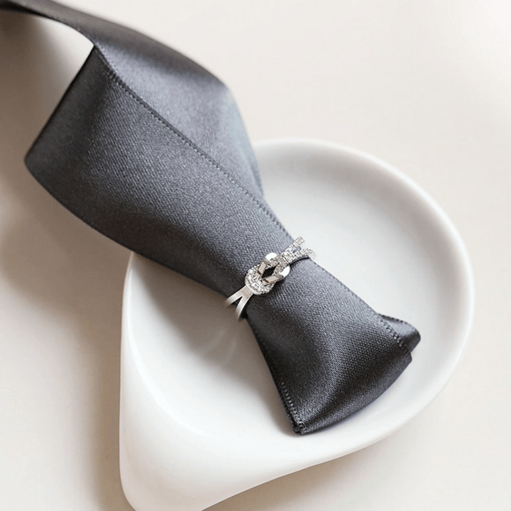Venskabsring, klassisk design, sølv, rosaguld og guld nuancer, kobbermateriale, justerbar størrelse.