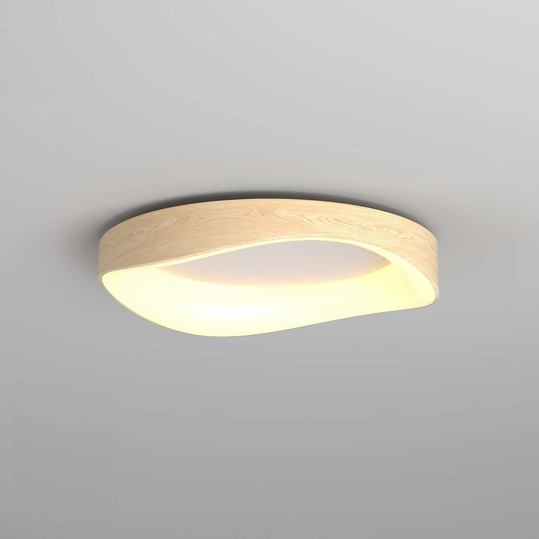 Nordisk loftlampe med kunstnerisk træstruktur
