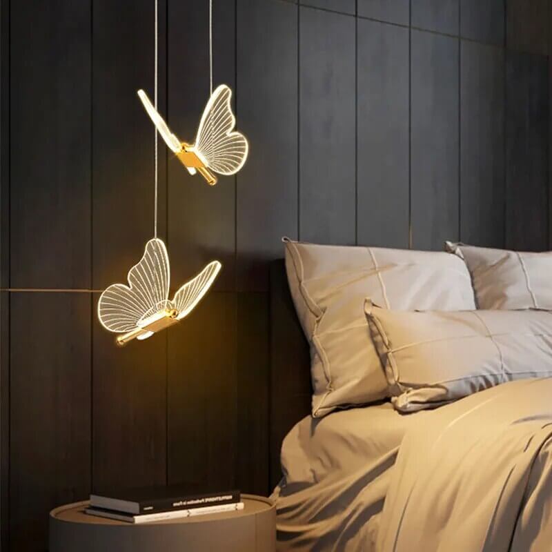 Hængende lampe med sommerfuglemotiv