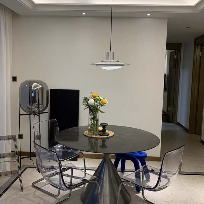 Moderne pendellampe i aluminium, skandinavisk design