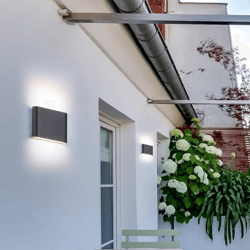 Moderni LED-ulkoseinävalaisin, vesitiivis, ylös-alas-valaistus