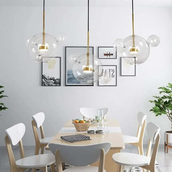 Moderne pendellampe fra siden